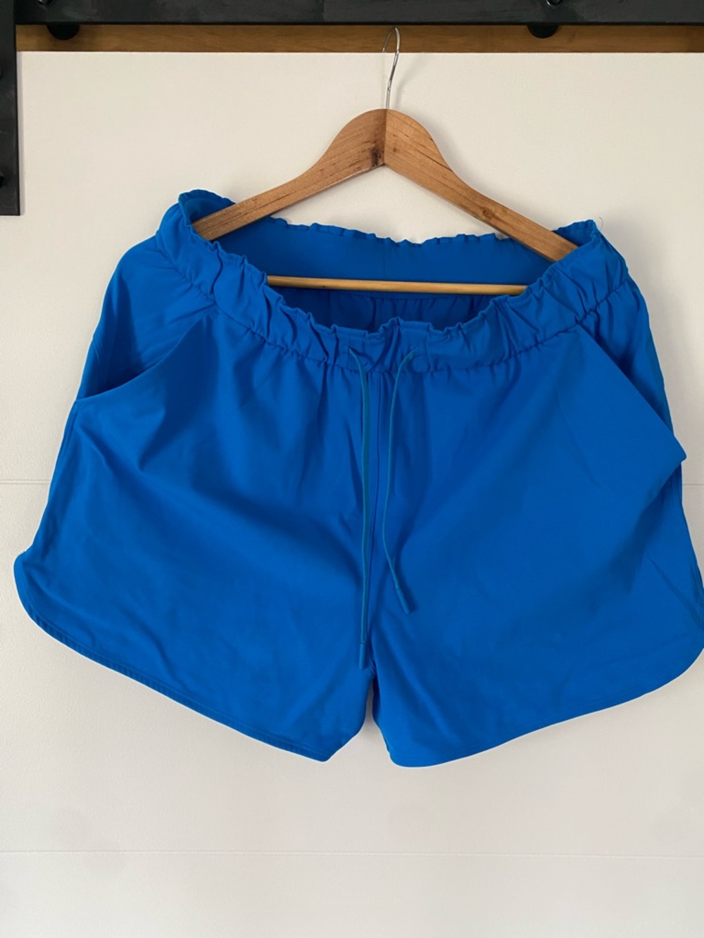 Lululemon Blue Women's Athletic Shorts with Drawstring size 12